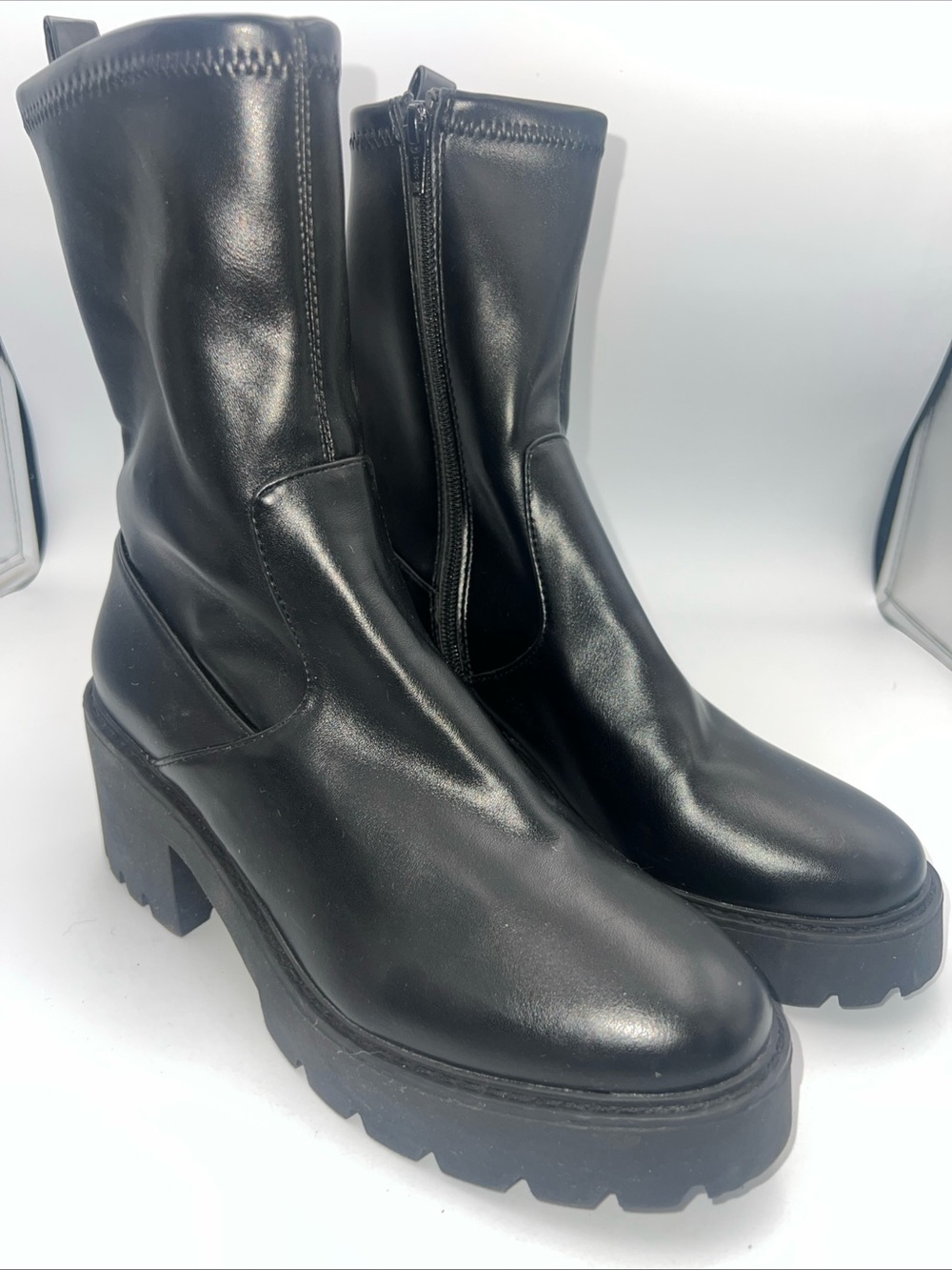 Womens Dolce Vita Tale Black Vegan Leather Lug Sole Platform Booties Size 9 NEW